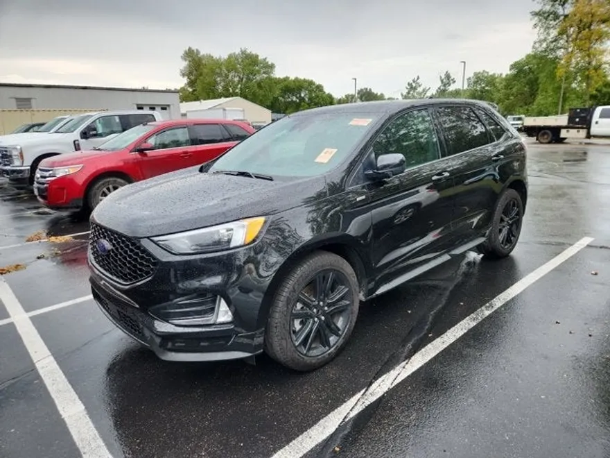 2024 Ford Edge ST-Line photo 1