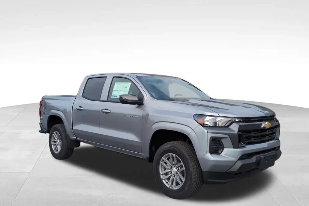 2026 Chevrolet Colorado LT photo 1