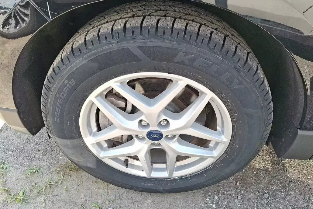2022 Ford Edge SEL photo 1