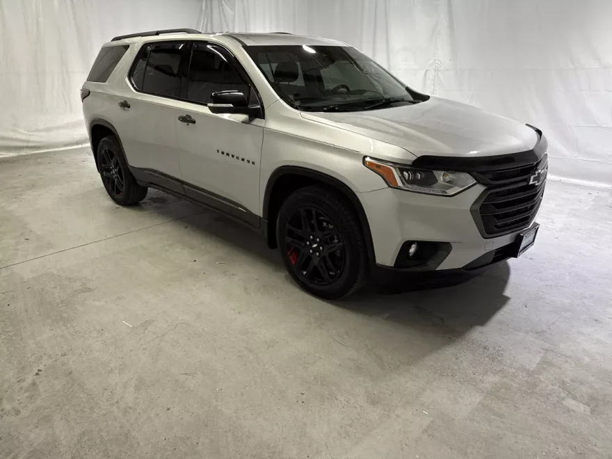 2021 Chevrolet Traverse Premier photo 1