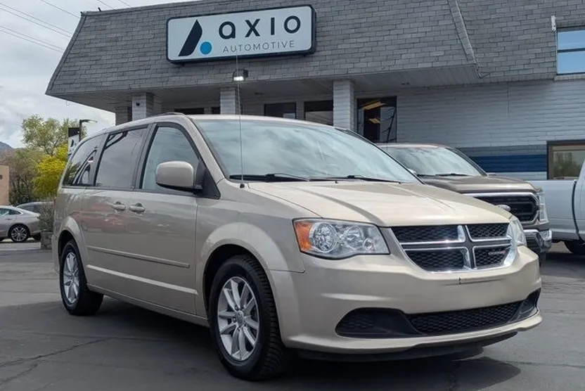 2014 Dodge Grand Caravan SXT photo 1