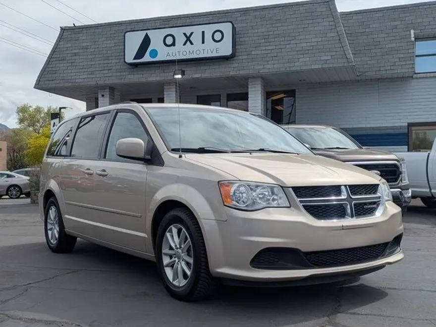 2014 Dodge Grand Caravan SXT photo 1