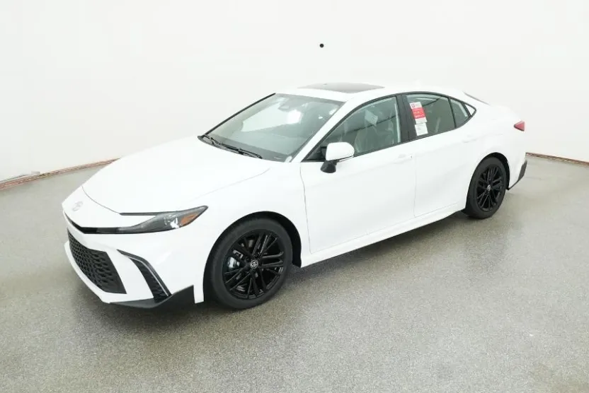 2026 Toyota Camry SE photo 1