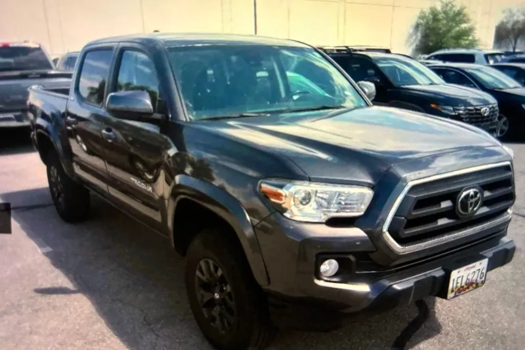2023 Toyota Tacoma SR5 V6 photo 1