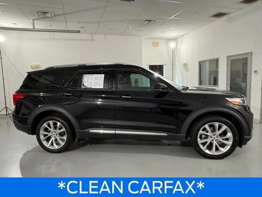 2021 Ford Explorer Platinum photo 1