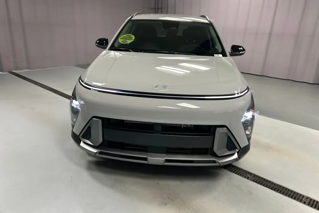 2026 Hyundai Kona SEL photo 1