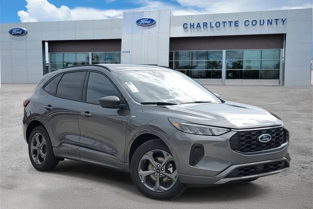 2024 Ford Escape ST-Line photo 1
