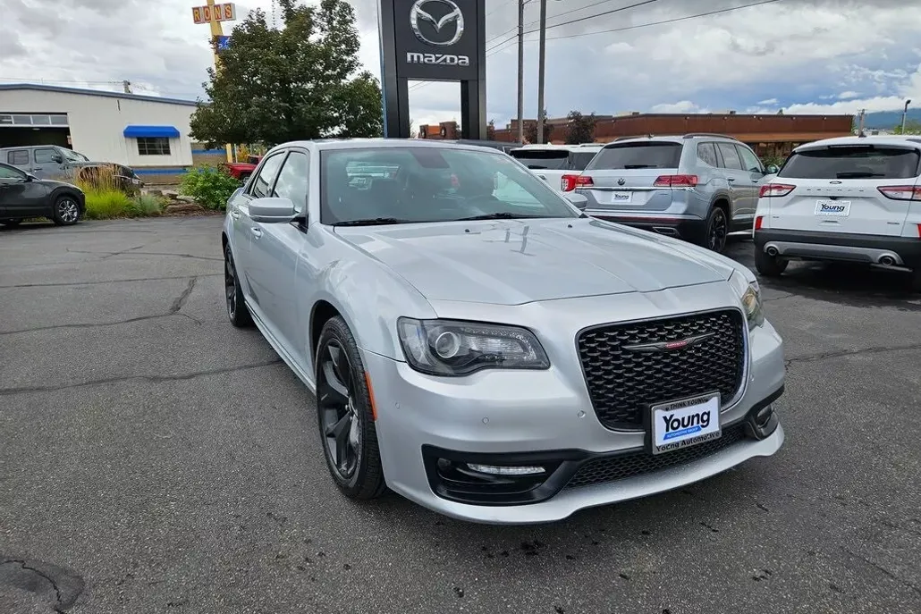 2022 Chrysler 300 S photo 1