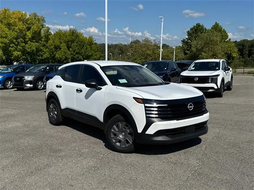 2025 Nissan Kicks S photo 1