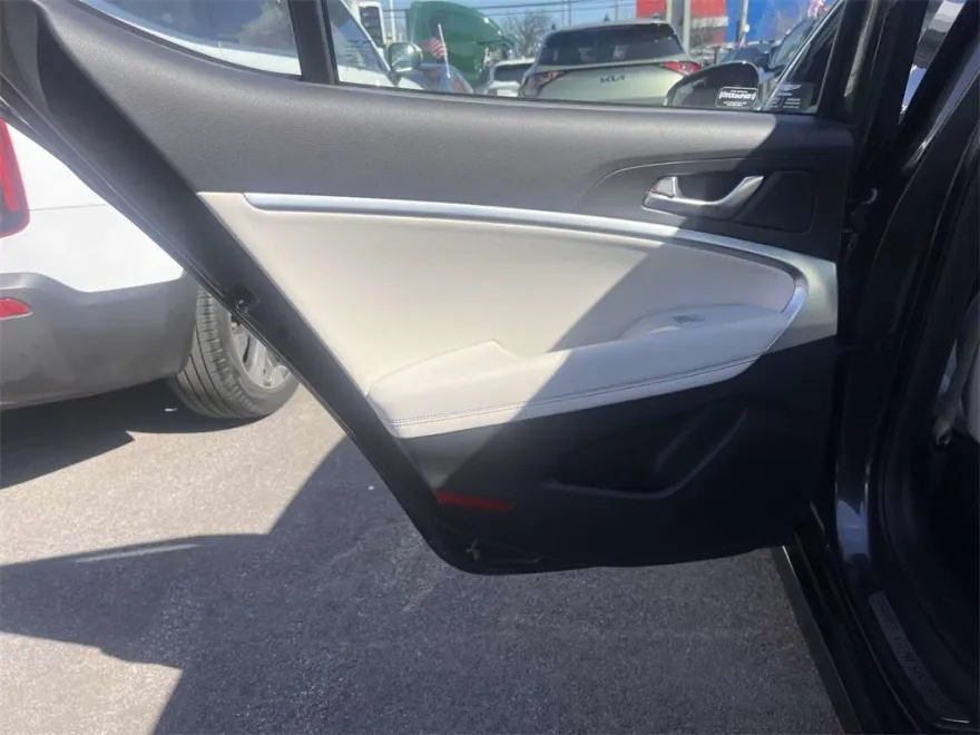2024 Genesis G70 2.5T photo 10