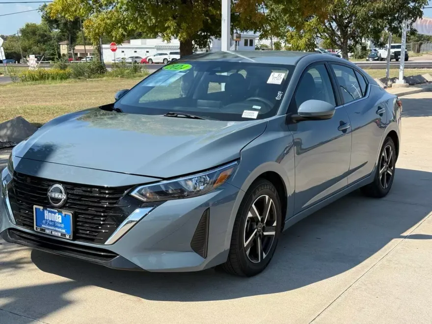 2024 Nissan Sentra SV photo 1