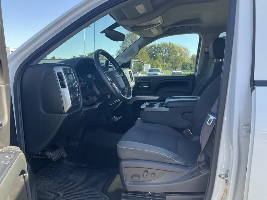 2015 Chevrolet Silverado 1500 LT photo 1