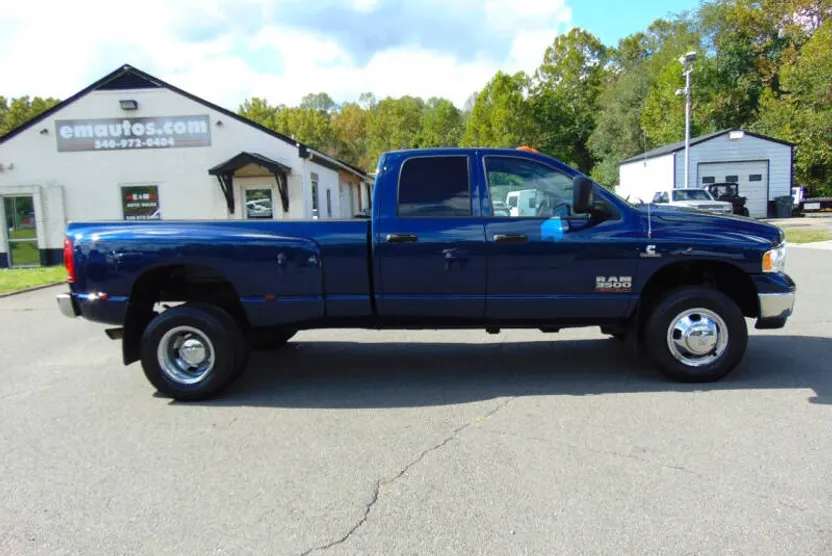 2004 Dodge Ram 3500 SLT photo 1