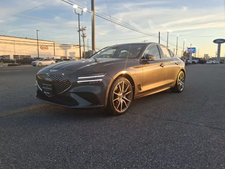 2022 Genesis G70 2.0T photo 1