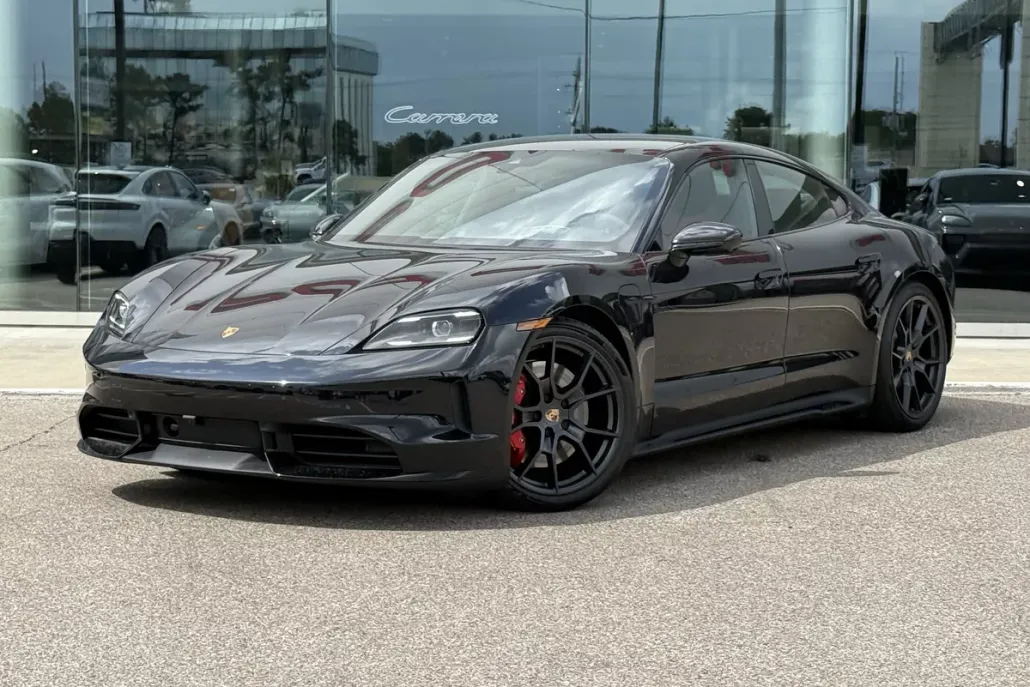 2025 Porsche Taycan GTS photo 1