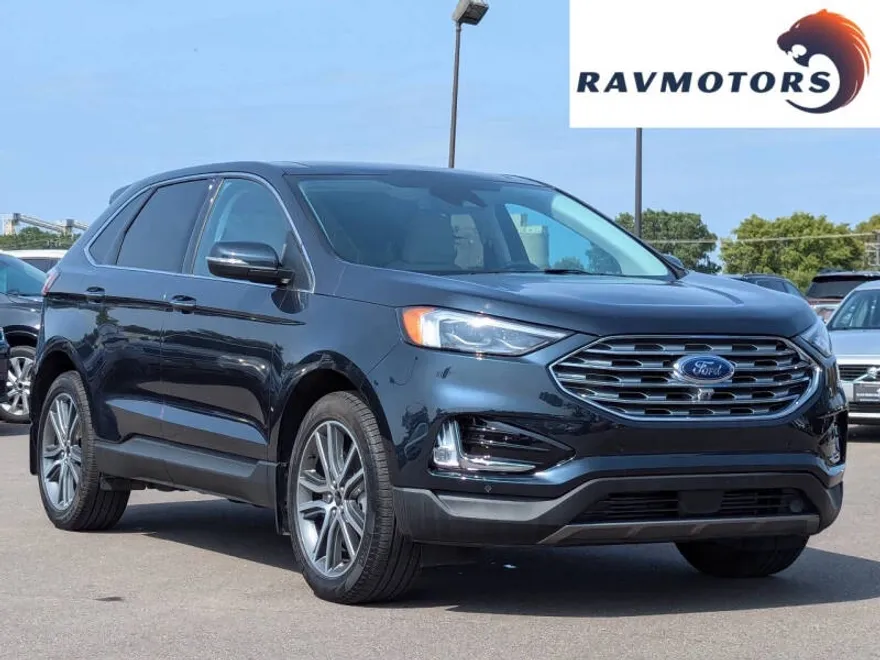 2024 Ford Edge Titanium photo 1