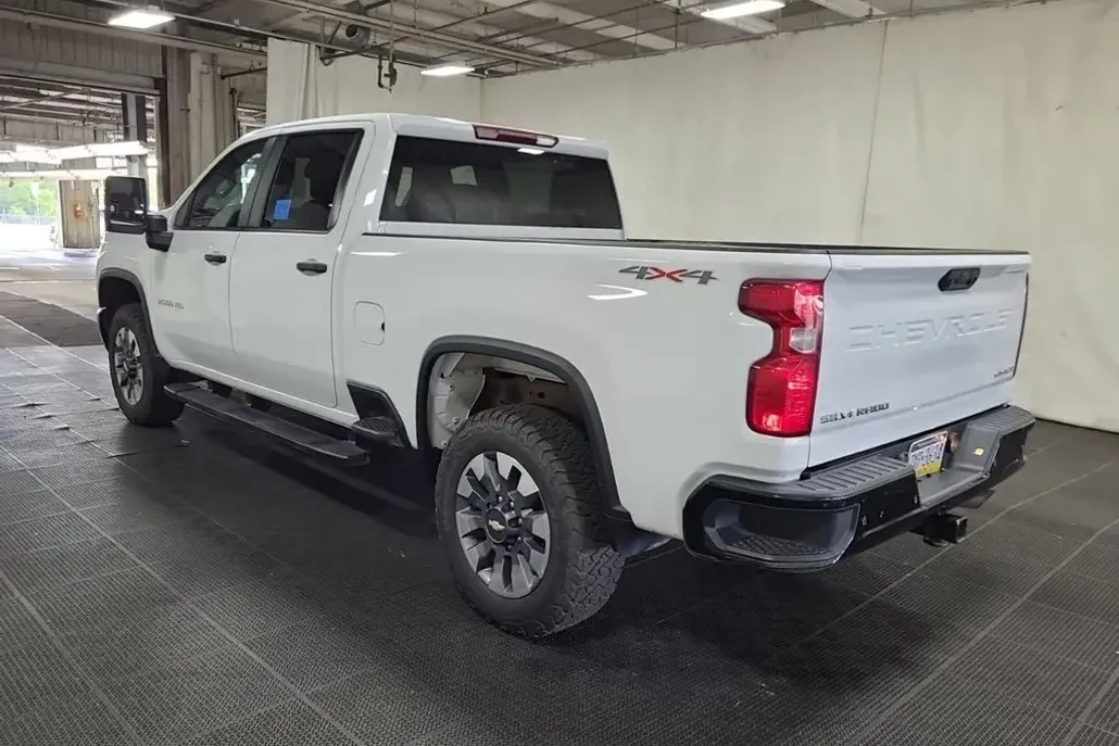 2024 Chevrolet Silverado 2500HD Custom photo 1