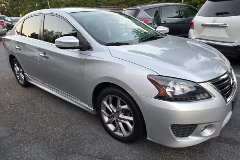 2015 Nissan Sentra SR photo 1
