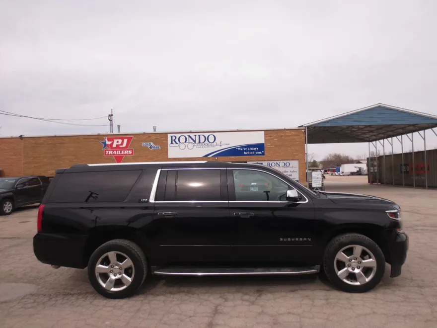 2015 Chevrolet Suburban LTZ photo 1
