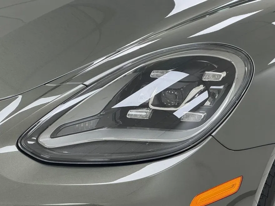 2023 Porsche Panamera 4 Platinum photo 30