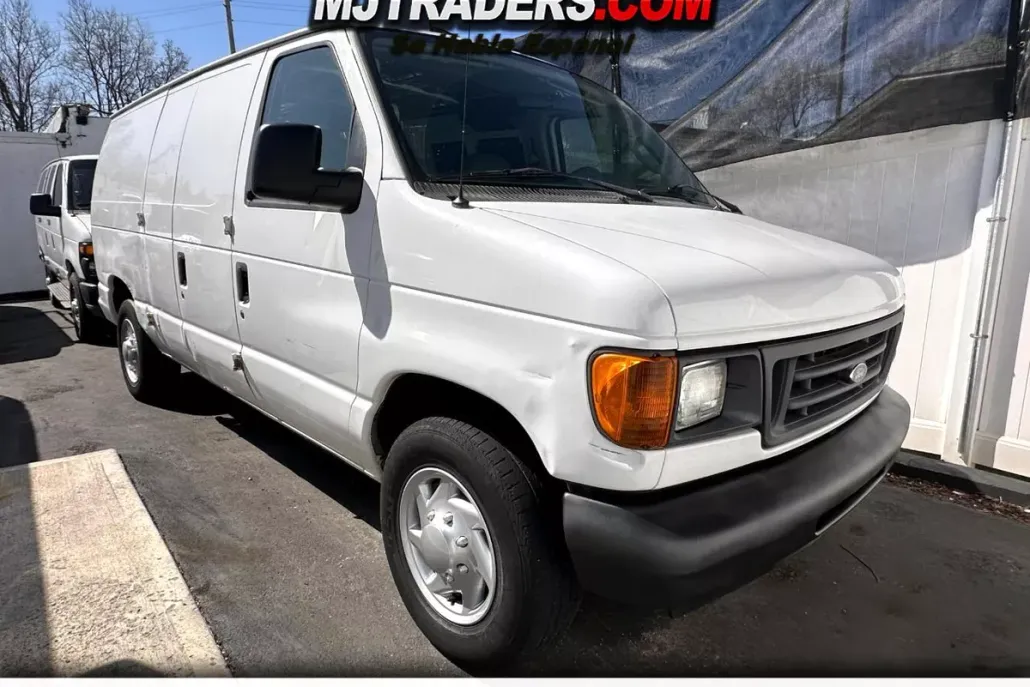 2006 Ford E-150 photo 1