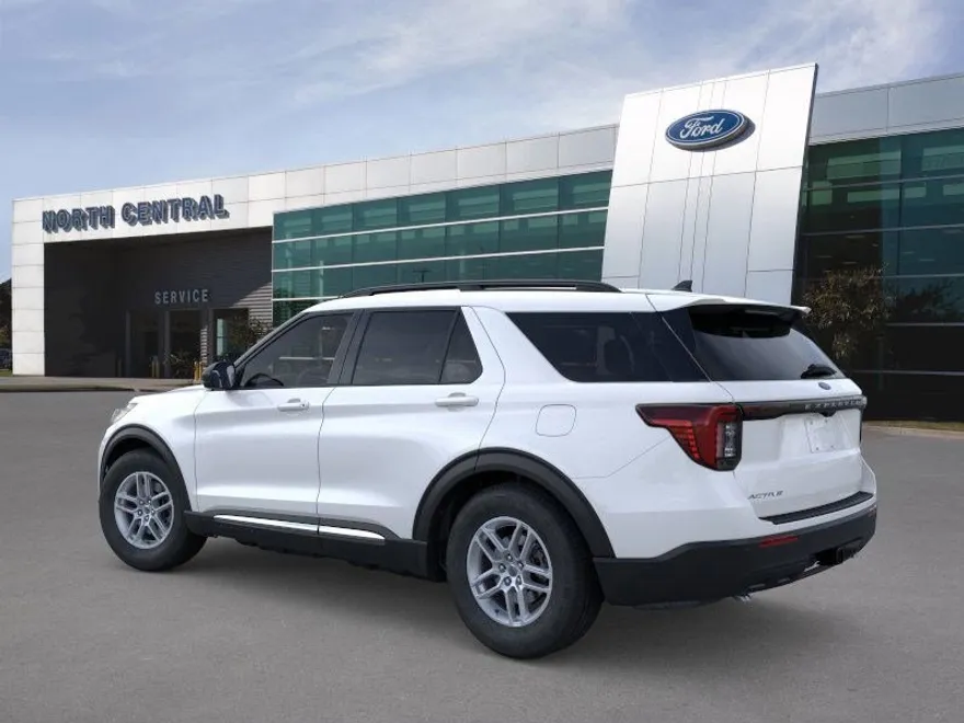 2025 Ford Explorer photo 1