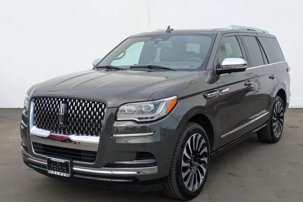 2024 Lincoln Navigator Black Label photo 1