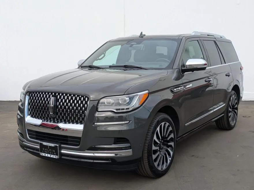 2024 Lincoln Navigator Black Label photo 1