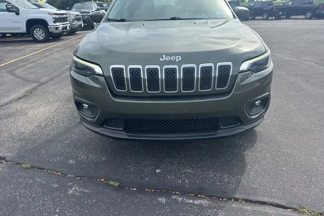 2019 Jeep Cherokee Latitude photo 1
