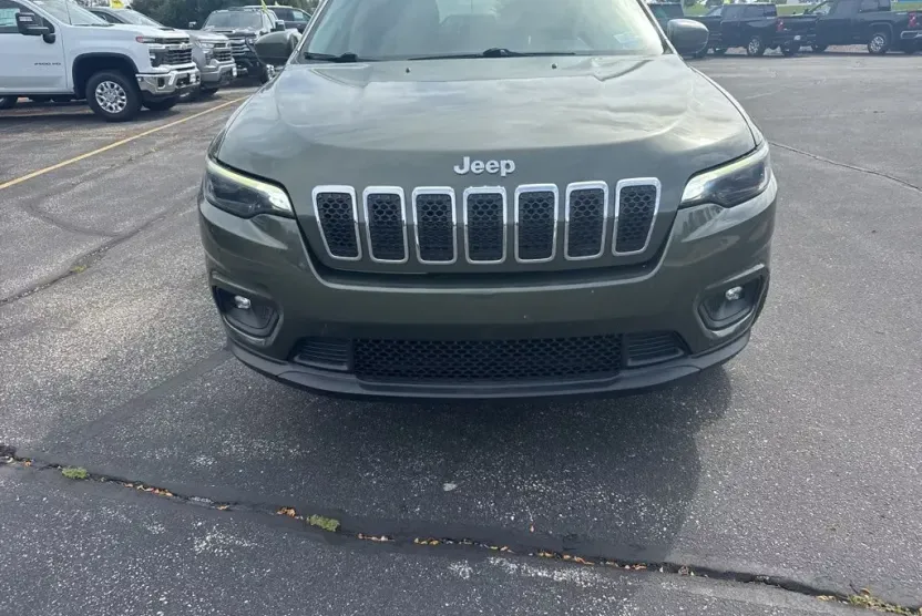 2019 Jeep Cherokee Latitude photo 1