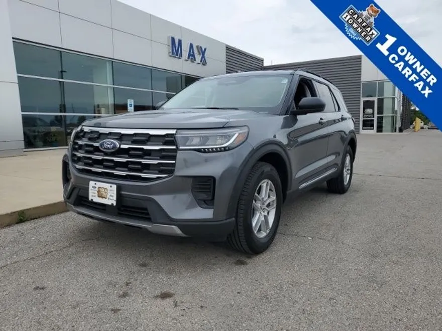 2025 Ford Explorer photo 1