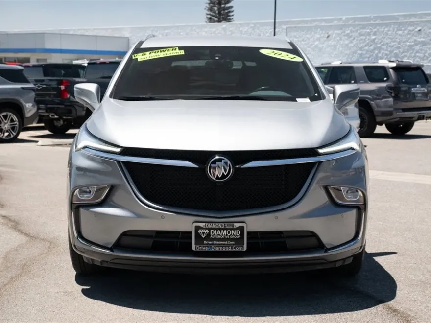 2024 Buick Enclave Essence photo 1