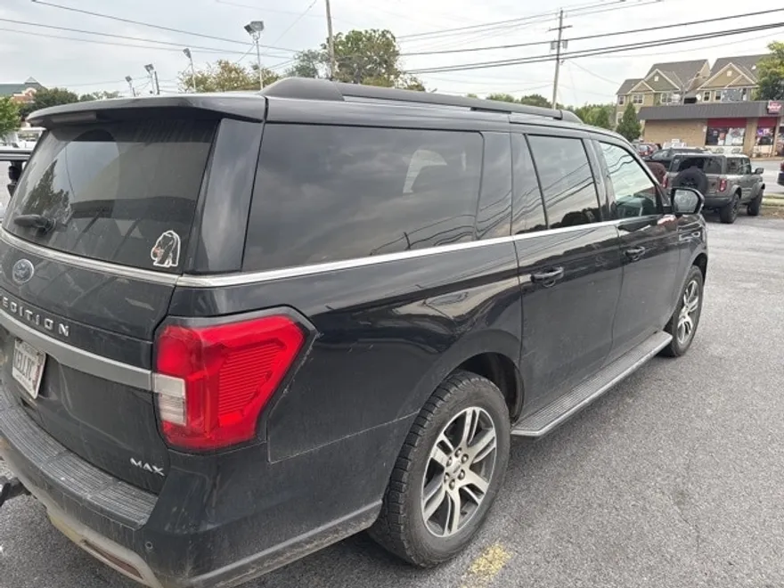 2022 Ford Expedition MAX XLT photo 1