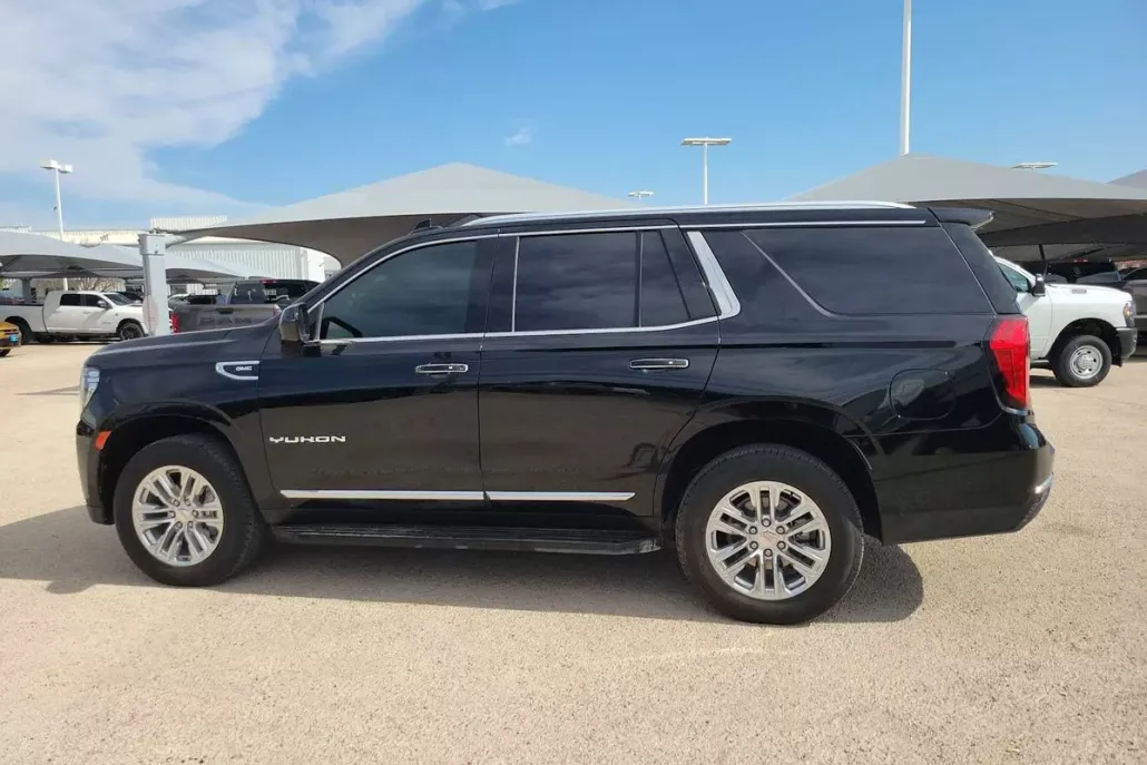 2023 Gmc Yukon SLT photo 1
