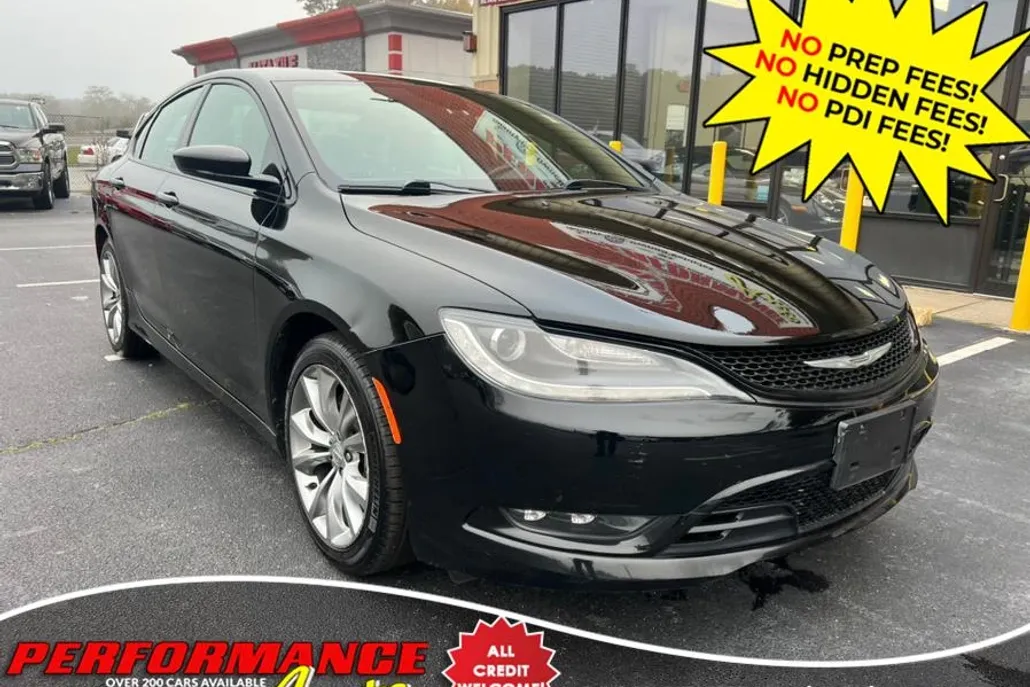 2016 Chrysler 200 S photo 1