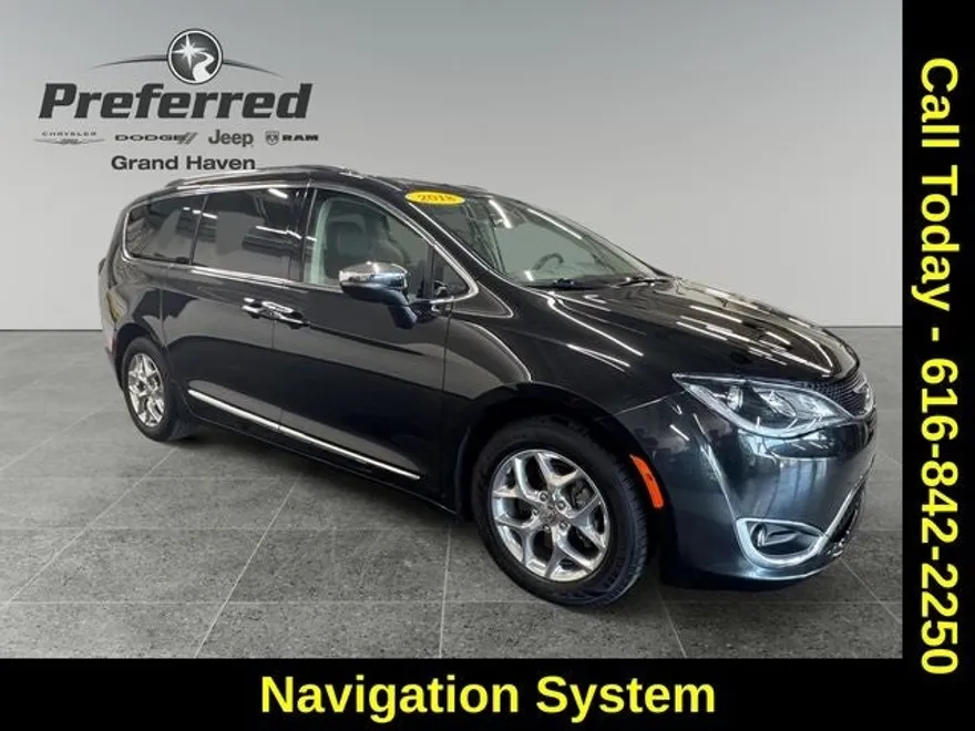 2018 Chrysler Pacifica Limited photo 1