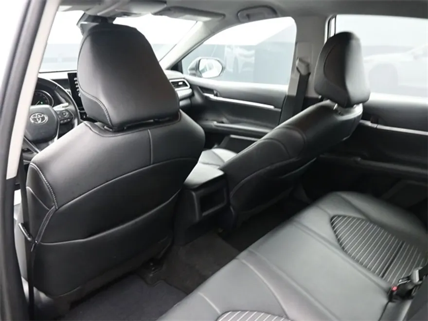 2023 Toyota Camry SE photo 1