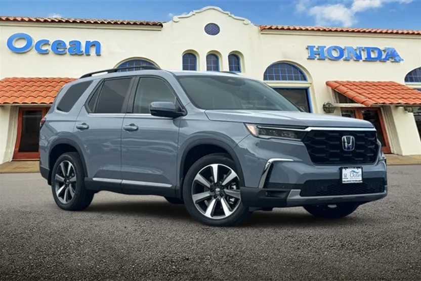 2025 Honda Pilot Touring photo 1