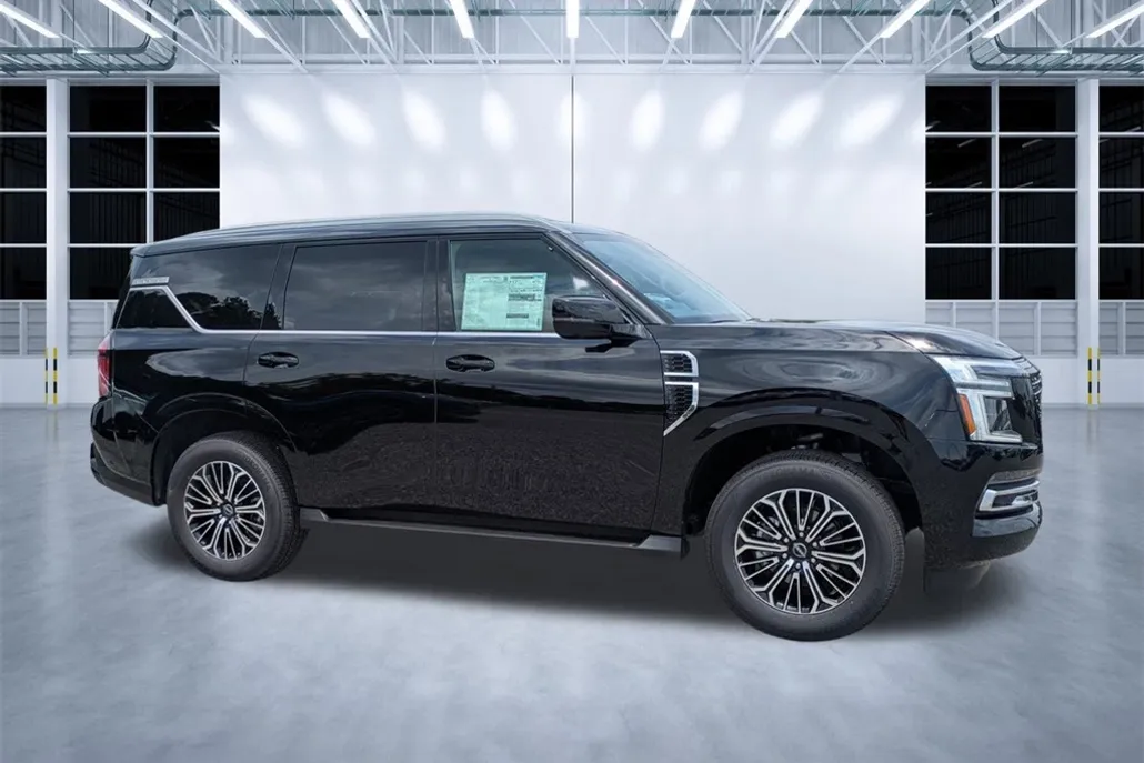 2025 Nissan Armada SL photo 1