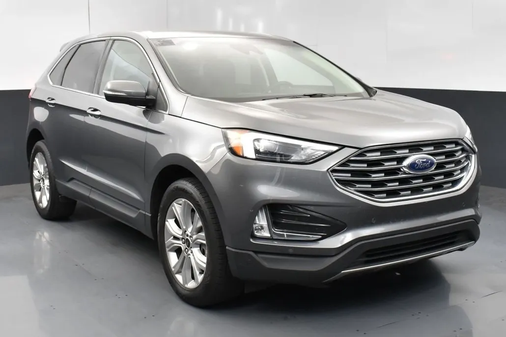 2024 Ford Edge Titanium photo 1