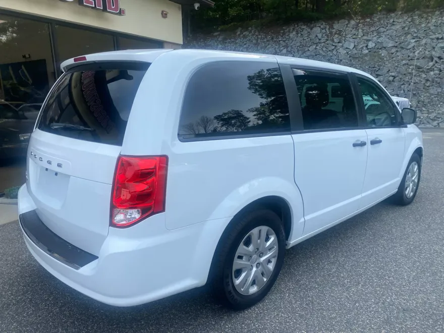 2019 Dodge Grand Caravan SE photo 1