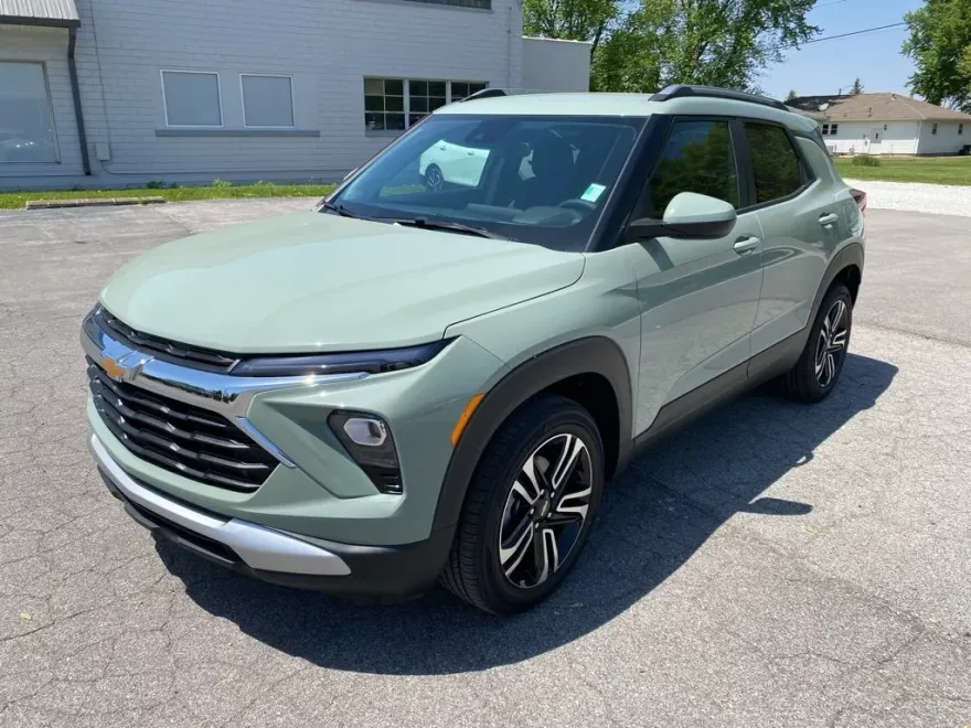 2025 Chevrolet Trailblazer LT photo 1