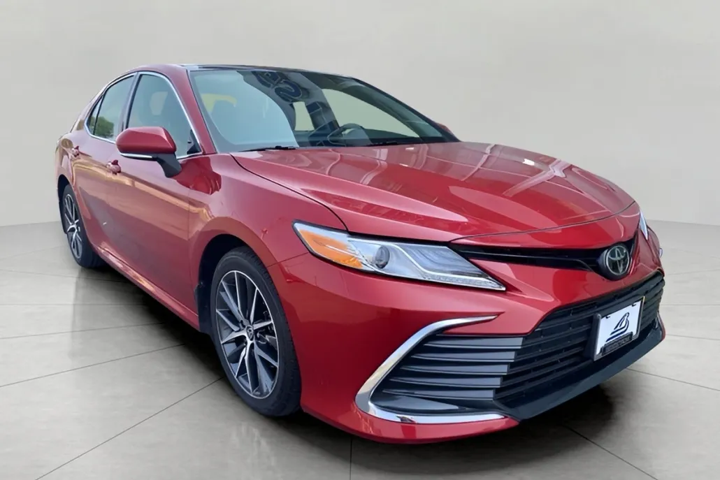 2023 Toyota Camry XLE photo 1
