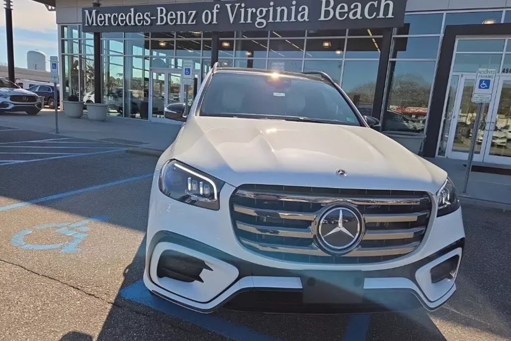 2025 Mercedes Benz GLS 450 4MATIC photo 1