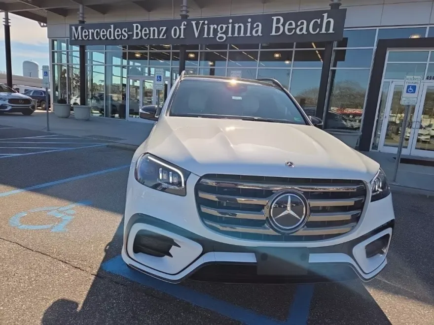 2025 Mercedes Benz GLS 450 4MATIC photo 1
