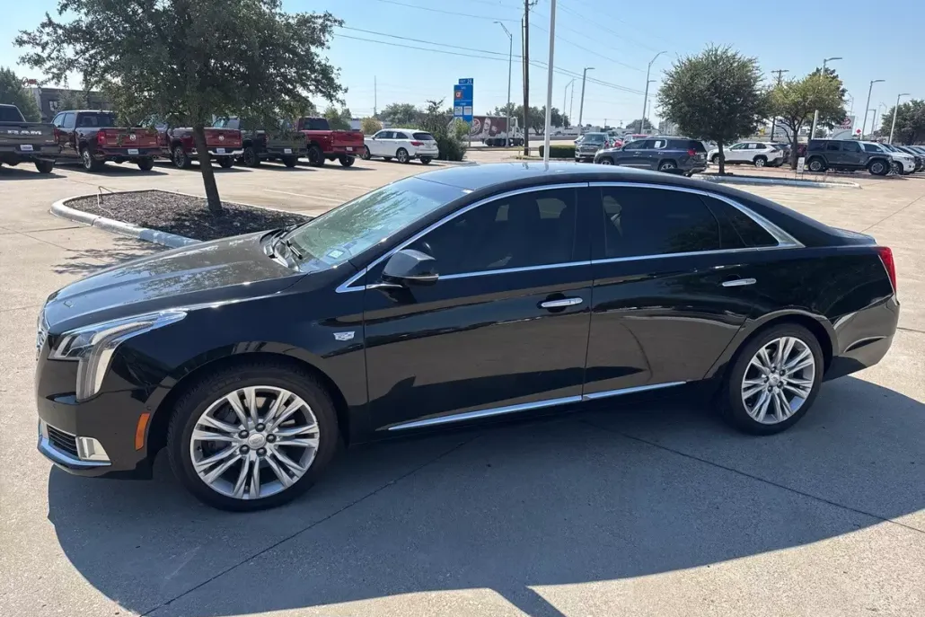 2019 Cadillac XTS Luxury photo 1
