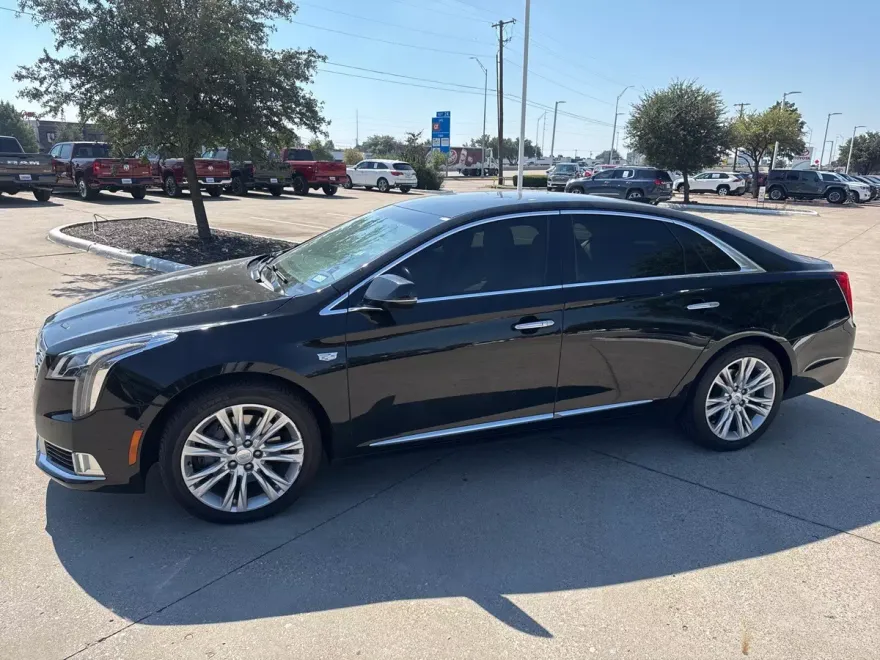 2019 Cadillac XTS Luxury photo 1