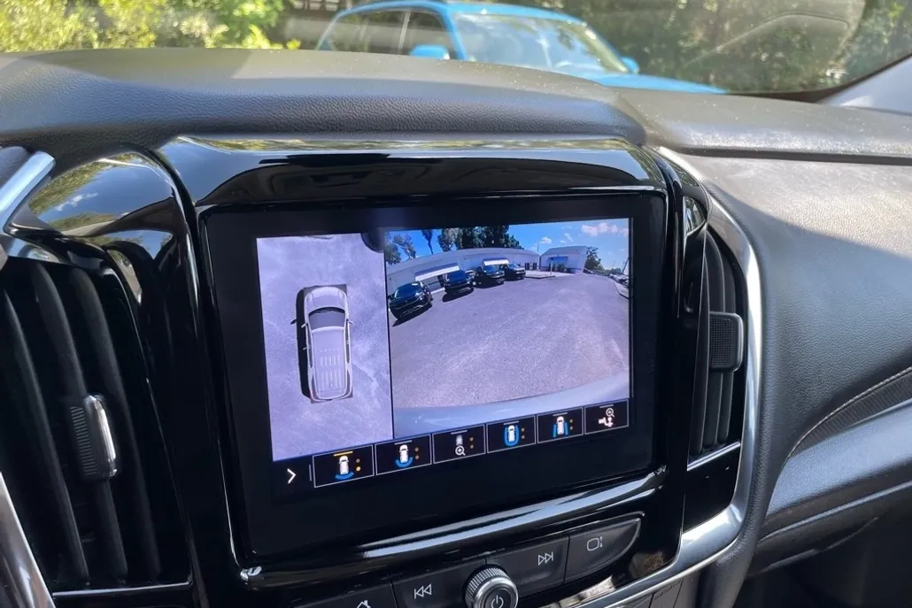 2021 Chevrolet Traverse Premier photo 1