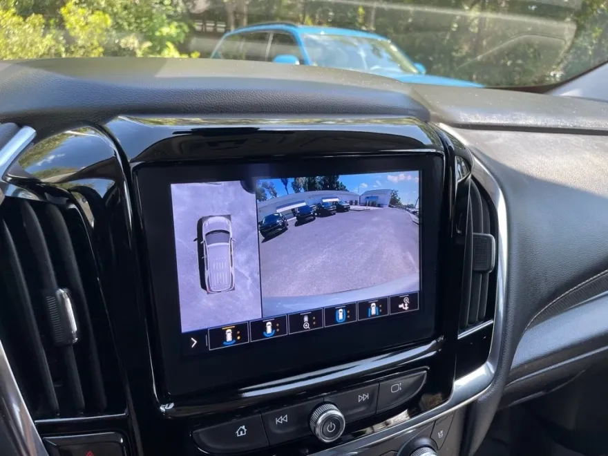 2021 Chevrolet Traverse Premier photo 1