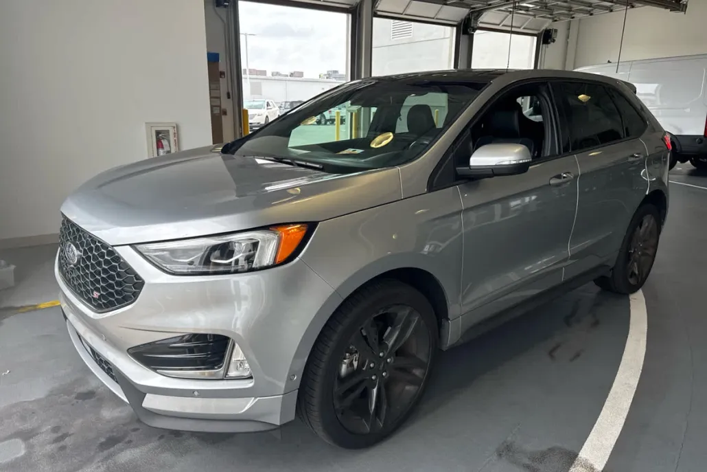 2020 Ford Edge ST photo 1